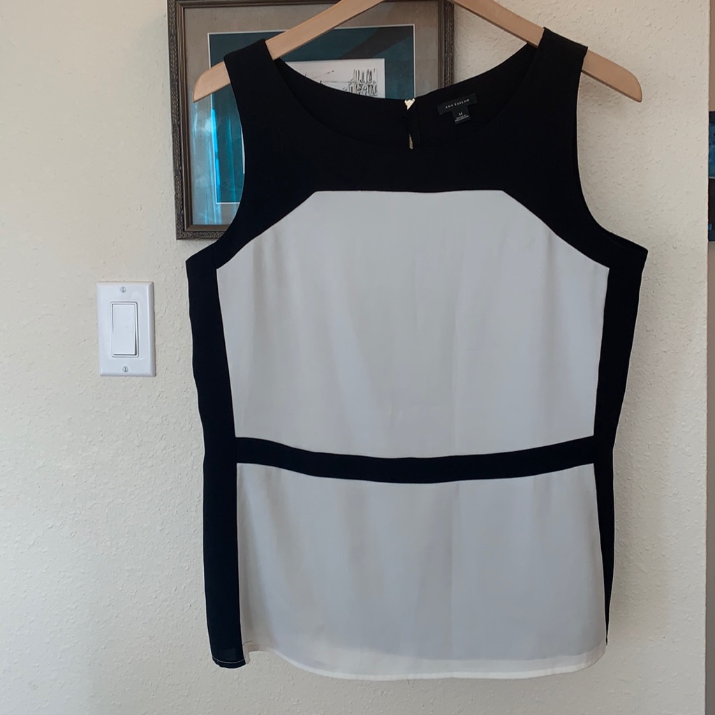 Ann Taylor Black And White Sleeveless Blouse